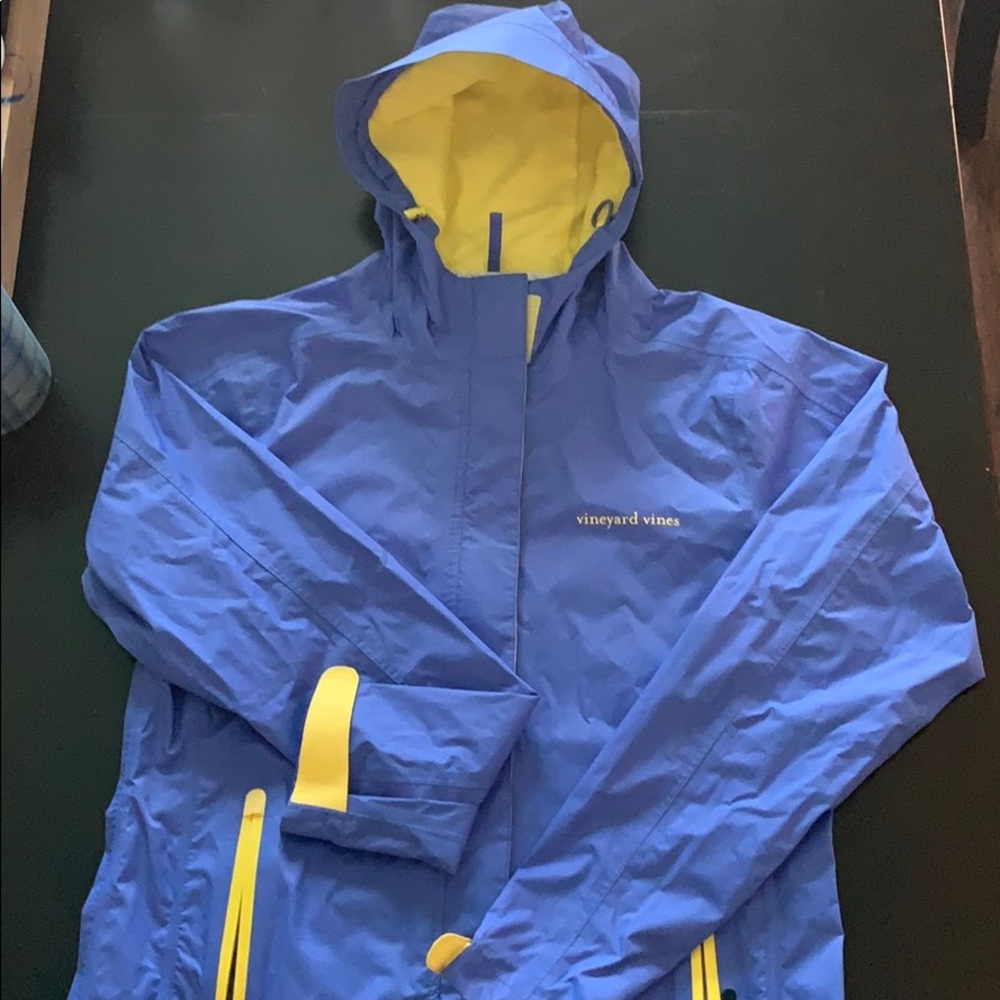 Vineyard Vines rain jacket XS